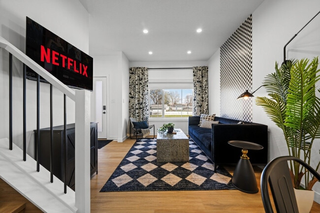 11025-11155 155 St NW