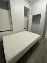 260 W 24th Pl, Unit 1R in Chicago, IL - Foto de edificio - Building Photo