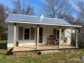 231 E 28th St in Buena Vista, VA - Building Photo