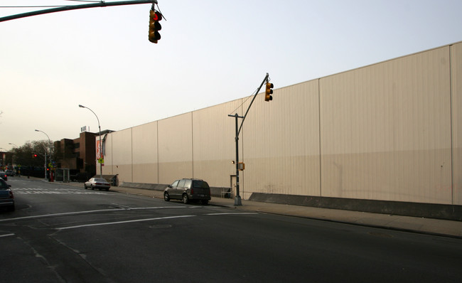 206 Nostrand Ave in Brooklyn, NY - Foto de edificio - Building Photo