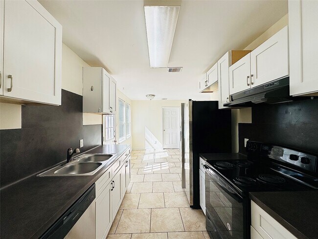 6729 Lodge St in Houston, TX - Building Photo - Building Photo