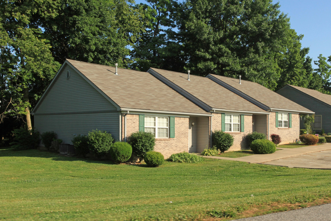 2 Willow Wood Dr in Shelbyville, KY - Foto de edificio