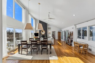 3 Duck Point Rd in West Hampton Dunes, NY - Building Photo - Building Photo