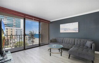 1750 E Ocean Blvd in Long Beach, CA - Building Photo