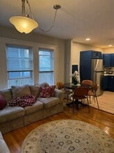 25 Hill Top St, Unit 25 Hill Top St Unit1 in Boston, MA - Building Photo - Building Photo