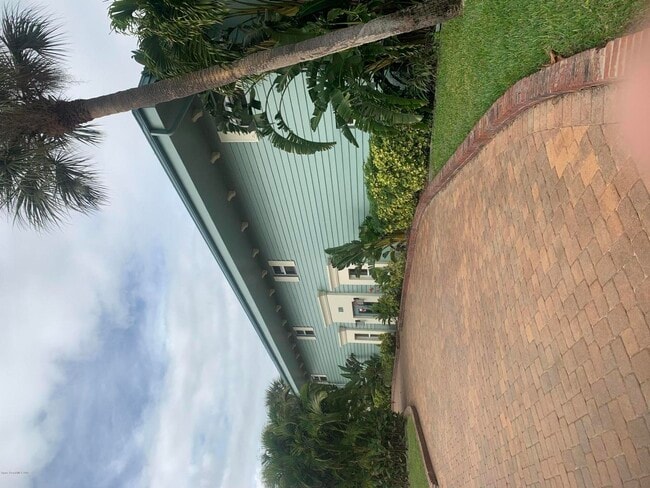 220 Columbia Dr in Cape Canaveral, FL - Building Photo - Building Photo