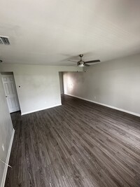 5141 72nd Ave N, Unit B in Pinellas Park, FL - Foto de edificio - Building Photo