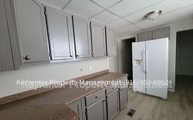 142 N Bellaire Ave in Kansas City, MO - Building Photo - Building Photo