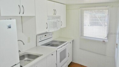 141 Sunnytown Rd in Casselberry, FL - Foto de edificio - Building Photo