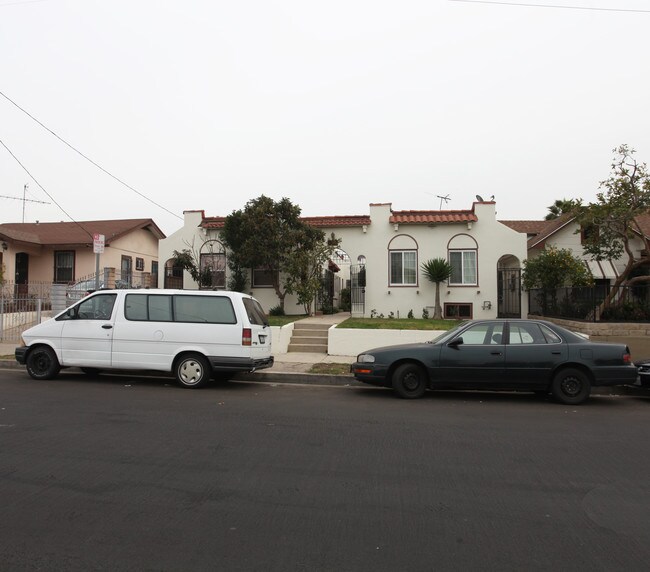 1316 N Kenmore Ave in Los Angeles, CA - Foto de edificio - Building Photo