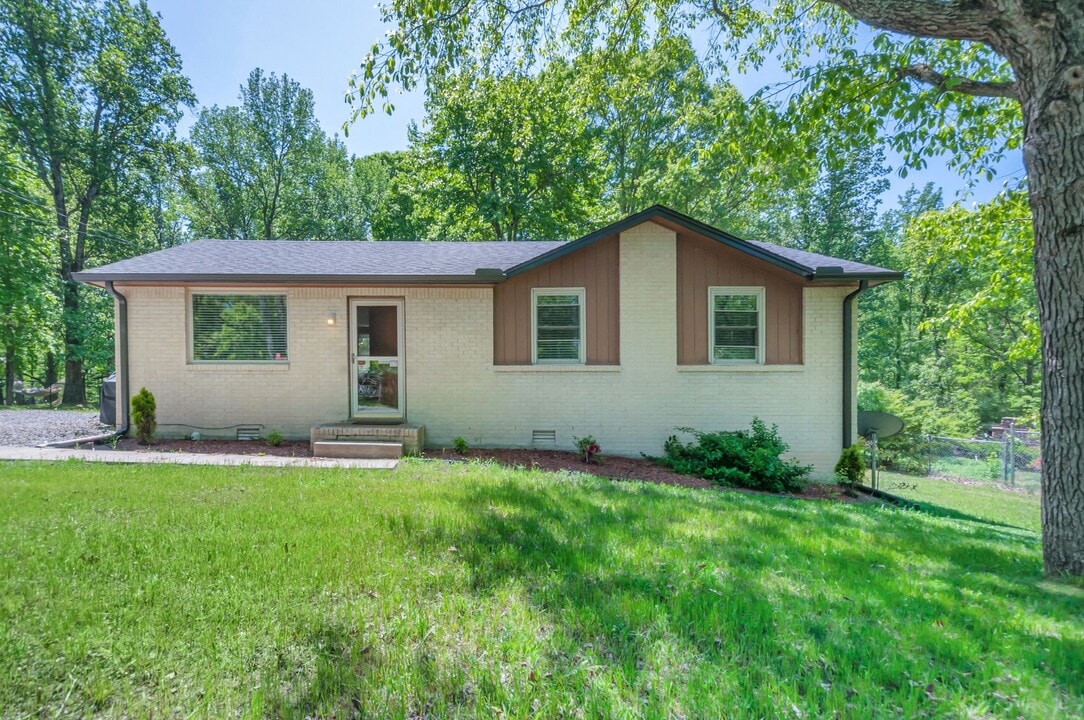 7311 Birch Bark Dr in Fairview, TN - Building Photo