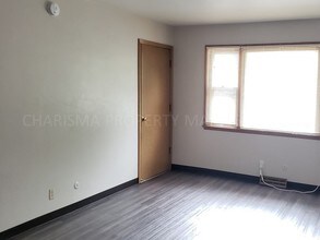 512 W 16th St-Unit -6 in Sioux Falls, SD - Building Photo - Building Photo