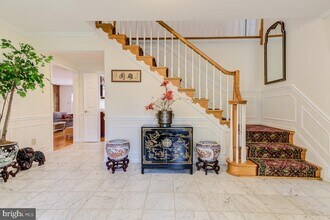 9401 Fox Hollow Dr in Potomac, MD - Building Photo - Building Photo