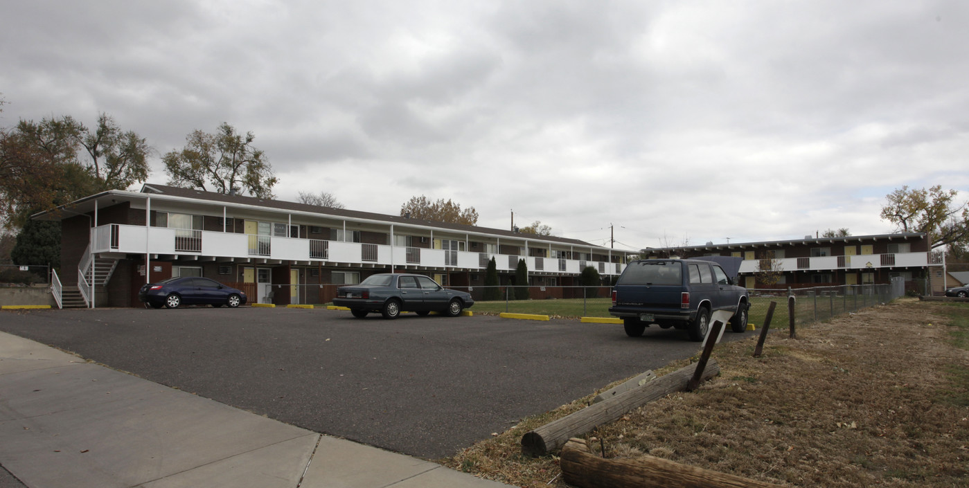 Pleasant Hill in Denver, CO - Building Photo