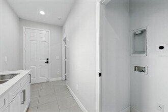 8714 N Highland Ave in Tampa, FL - Building Photo - Building Photo
