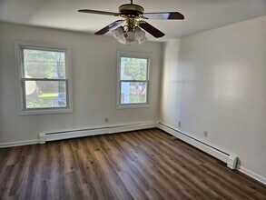 210 Garibaldi Ave in Stratford, CT - Building Photo - Building Photo