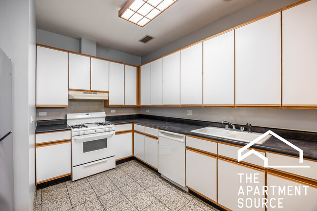 3205 N Leavitt St, Unit 4 in Chicago, IL - Building Photo - Building Photo