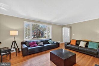 7215 Rollingwood Dr in Chevy Chase, MD - Building Photo - Building Photo