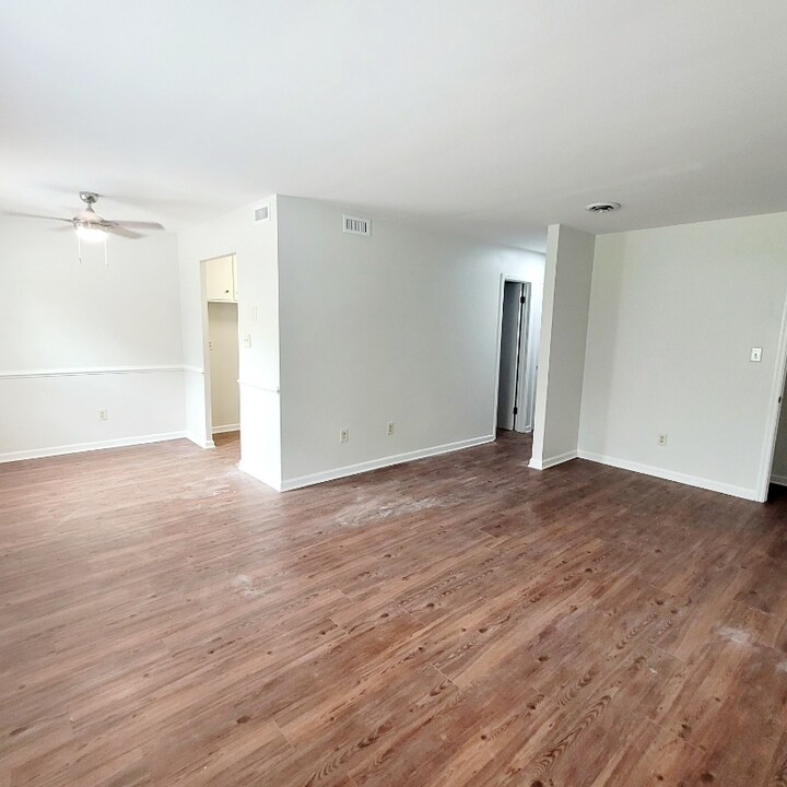 1252 Gatewood Rd-Unit -8 in Newport News, VA - Building Photo