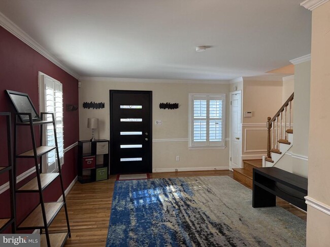 property at 2212 Huntington Ave