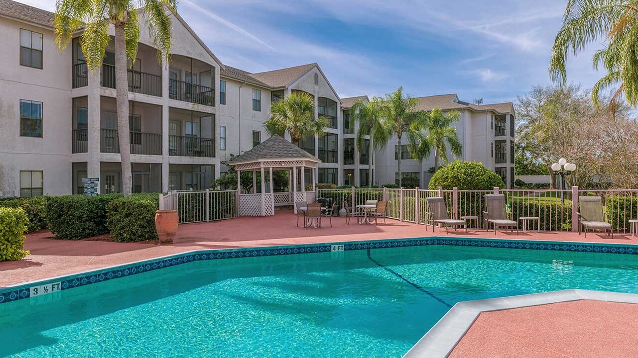 Regency Residence in Port Richey, FL - Foto de edificio