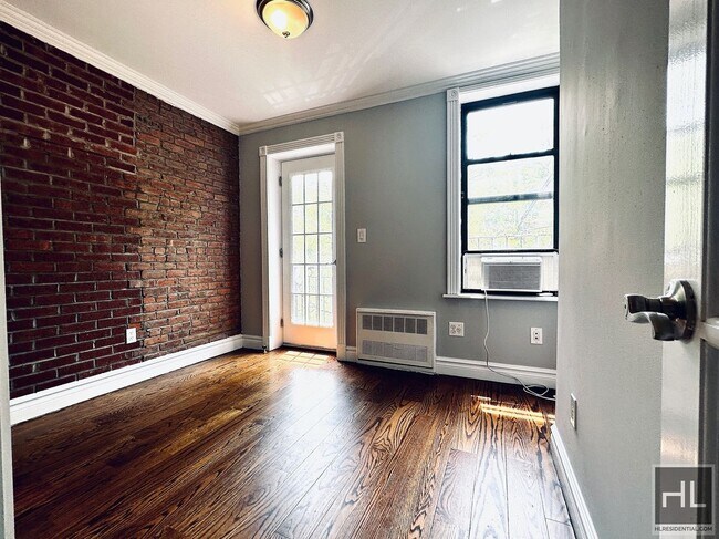 East 5th Street in New York, NY - Building Photo - Building Photo