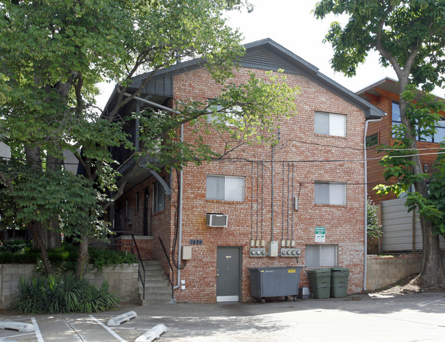 Trenton Colonial Apartments in Tulsa, OK - Building Photo - Building Photo