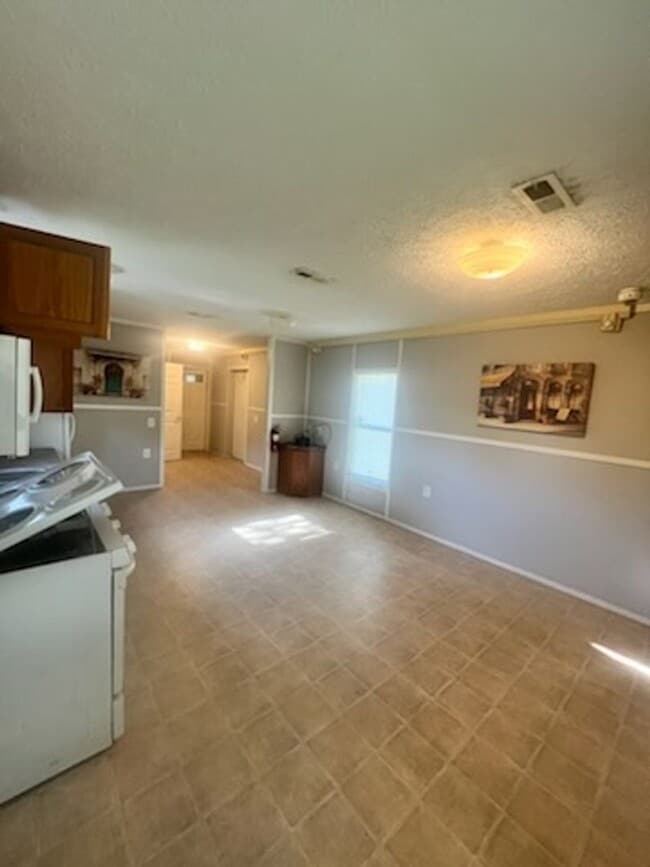 420 W Alabama Ave in Chickasha, OK - Building Photo - Building Photo