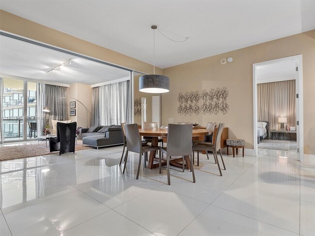 9705 Collins Ave, Unit 1804N in Bal Harbour, FL - Building Photo - Building Photo