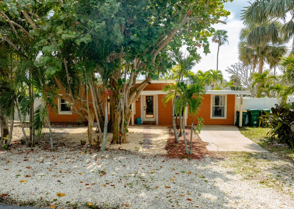 125 Franklin Ave in Indialantic, FL - Building Photo