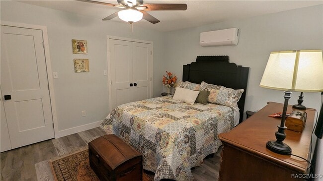 property at 5652 W Nobis Cir