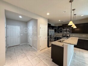 7028 Buroak Ct in Jacksonville, FL - Building Photo - Building Photo