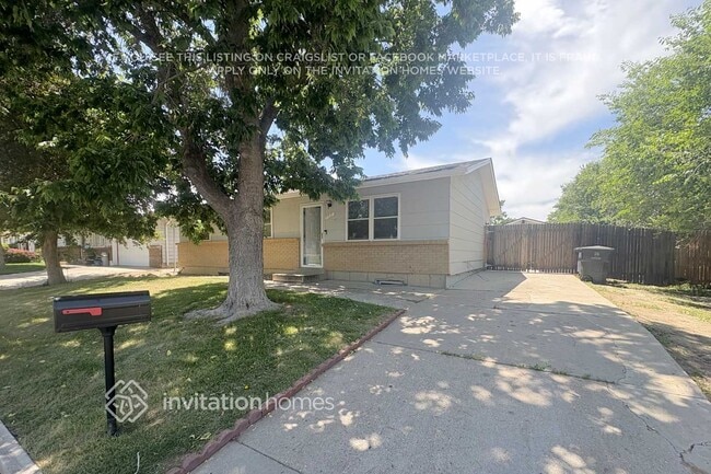5561 Xanadu St in Denver, CO - Building Photo - Building Photo