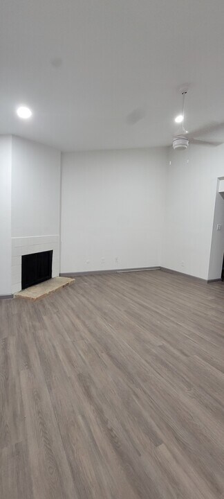 7142 N Holiday Dr, Unit Port Aux Prince N Holiday Drive in Galveston, TX - Foto de edificio