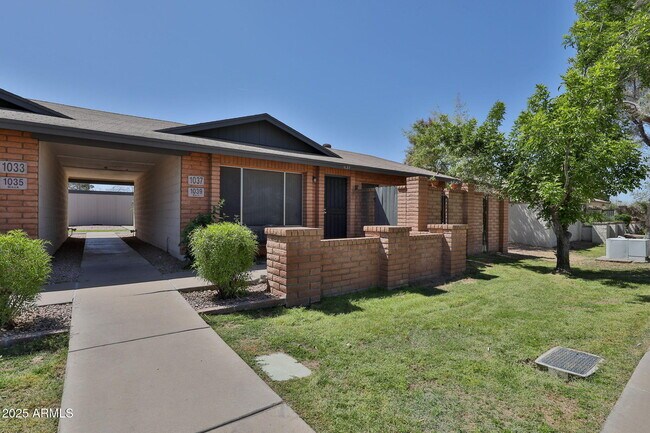 1039 W Laguna Dr in Tempe, AZ - Building Photo - Building Photo