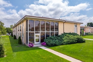 Lake Pointe Apartment Homes in Fond du Lac, WI - Building Photo