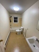 7 Dartmouth St in Biddeford, ME - Building Photo - Building Photo