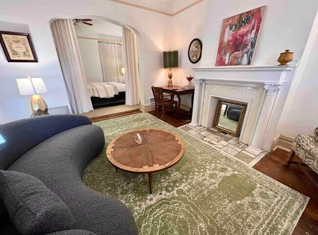 822 N Euclid Ave in Pittsburgh, PA - Foto de edificio - Building Photo