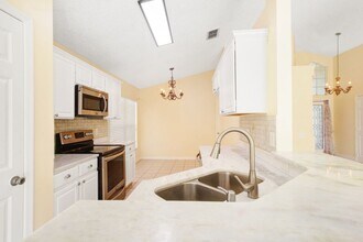 126 N Weathersfield Ave in Altamonte Springs, FL - Building Photo - Building Photo