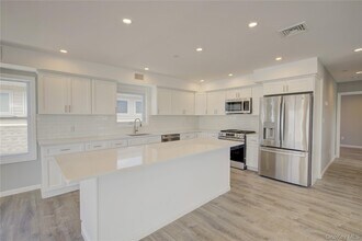 58 California St in Long Beach, NY - Building Photo - Building Photo