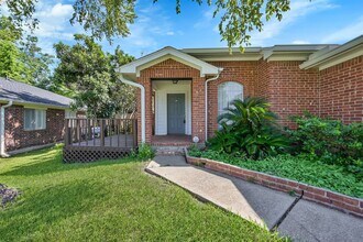 10914 Waterview Cir in Montgomery, TX - Building Photo - Building Photo