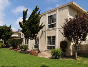 Wilshire Apartments in Santa Ana, CA - Building Photo - Building Photo