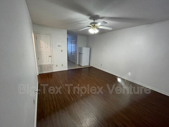 property at 283 N Pecan St