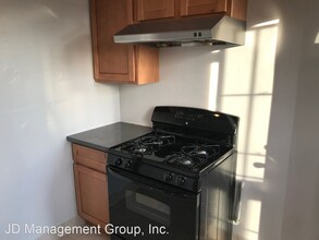 1403 Carlson Blvd in Richmond, CA - Building Photo - Building Photo