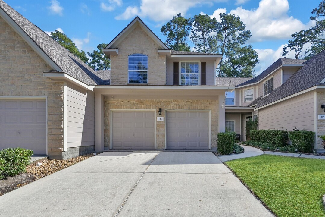 115 E Greenhill Terrace Pl in Spring, TX - Building Photo