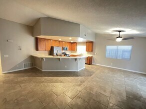 615 Sunset Ct in San Marcos, CA - Building Photo - Building Photo