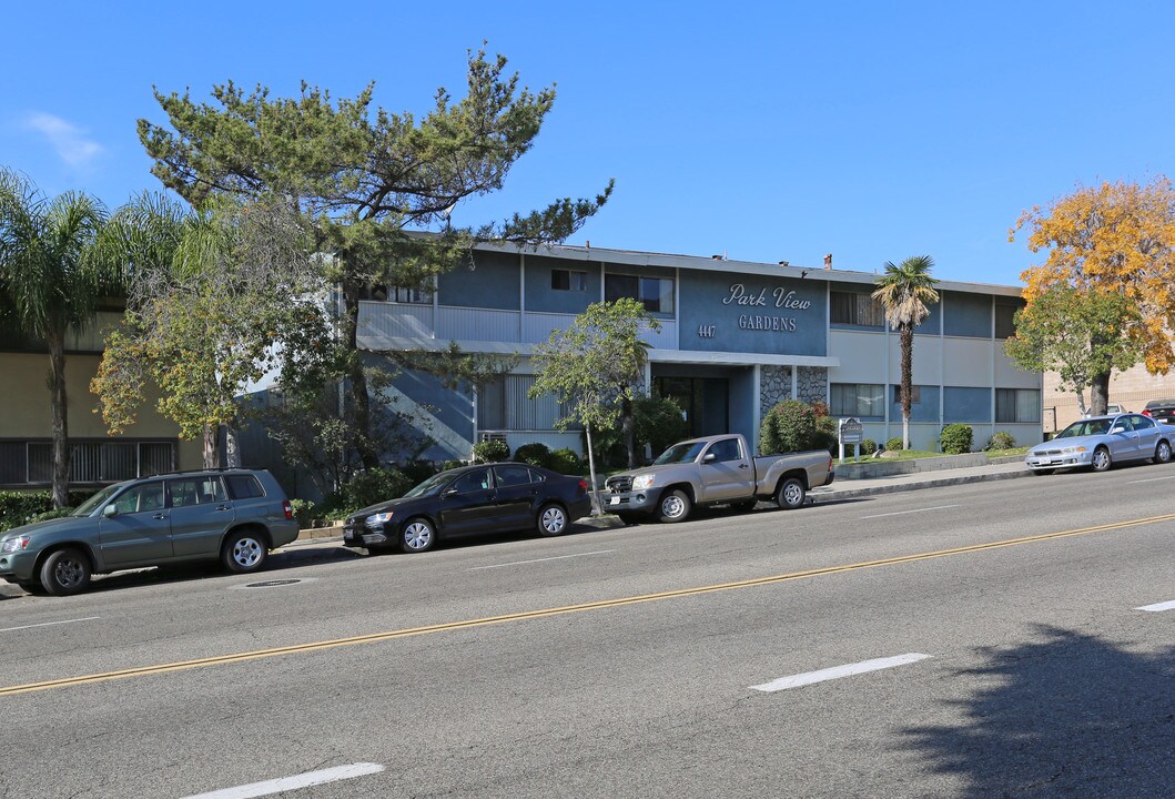 Park View Gardens in Montrose, CA - Foto de edificio