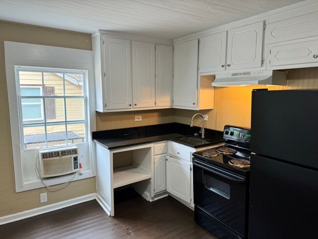 property at 1118 Wright St