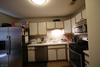 31 Loch Ln in Roxbury Township, NJ - Building Photo - Building Photo