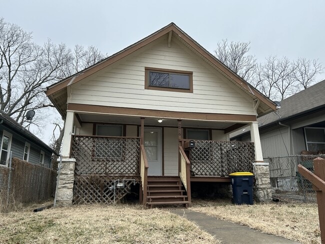2416 Cypress Ave in Kansas City, MO - Building Photo - Building Photo